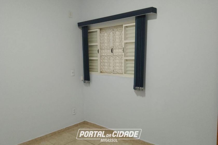 Casa para alugar - 109m&sup2; - Residencial Regissol I
