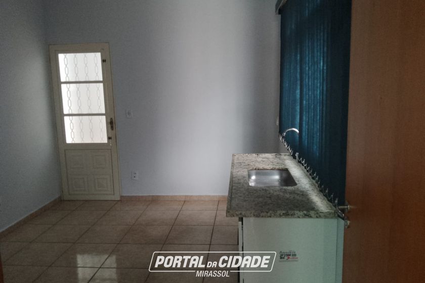 Casa para alugar - 109m&sup2; - Residencial Regissol I