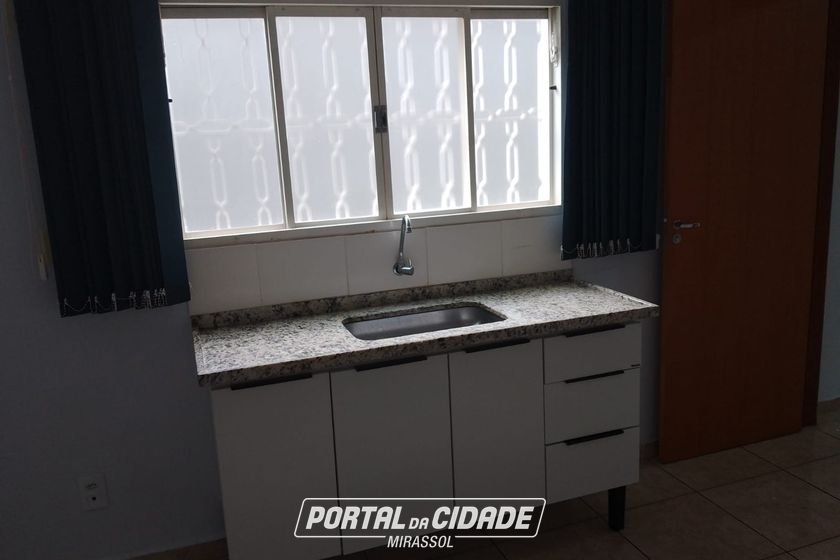 Casa para alugar - 109m&sup2; - Residencial Regissol I