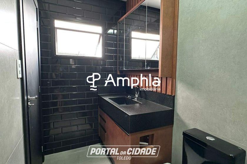 Sobrado &agrave; venda - 130m&sup2; - Recanto Tropical