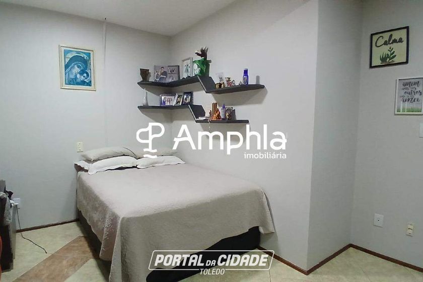 Sobrado &agrave; venda - 250m&sup2; - Recanto Tropical