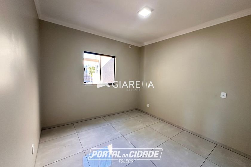 Casa &agrave; venda - 70m&sup2; - JARDIM PINHEIRINHO