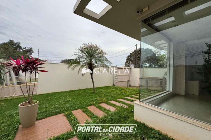 Sobrado para alugar - 322m&sup2; - JARDIM LA SALLE