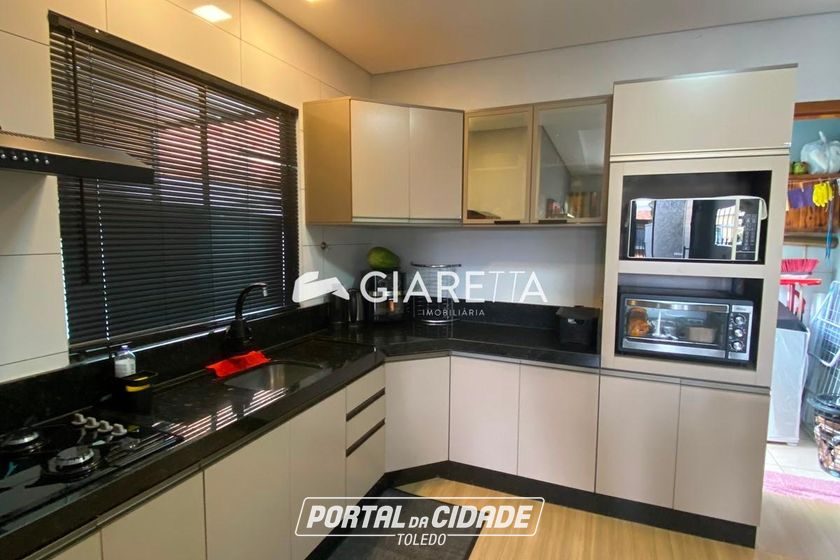 Casa &agrave; venda - 48m&sup2; - JARDIM PINHEIRINHO
