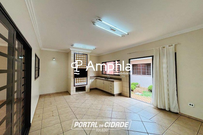 Casa &agrave; venda - 285m&sup2; - Recanto Tropical