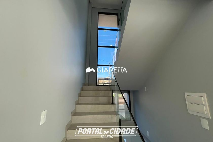 Sobrado &agrave; venda - 130m&sup2; - JARDIM PANCERA