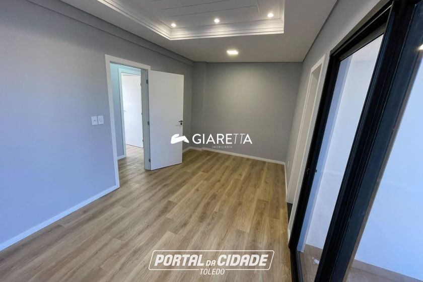 Sobrado &agrave; venda - 130m&sup2; - JARDIM PANCERA