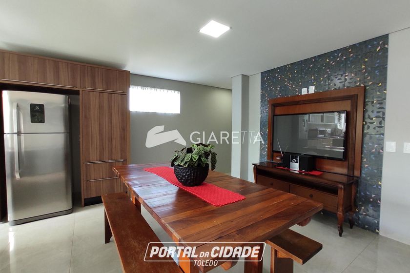 Sobrado &agrave; venda - 225m&sup2; - CENTRO