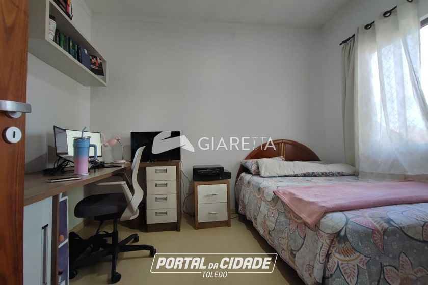 Sobrado &agrave; venda - 137m&sup2; - JARDIM GISELA