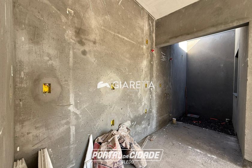Casa &agrave; venda - 42m&sup2; - JARDIM PINHEIRINHO