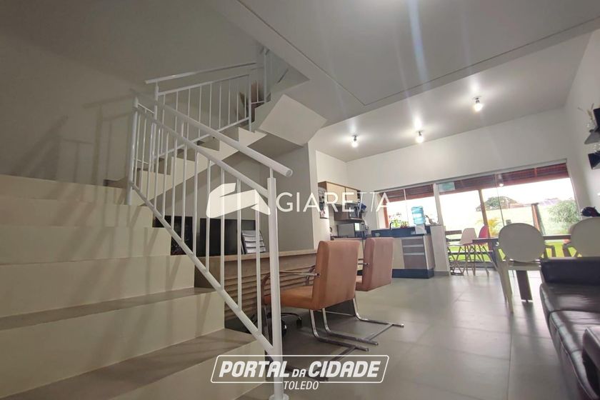 Sobrado &agrave; venda - 129m&sup2; - JARDIM PARIZOTTO
