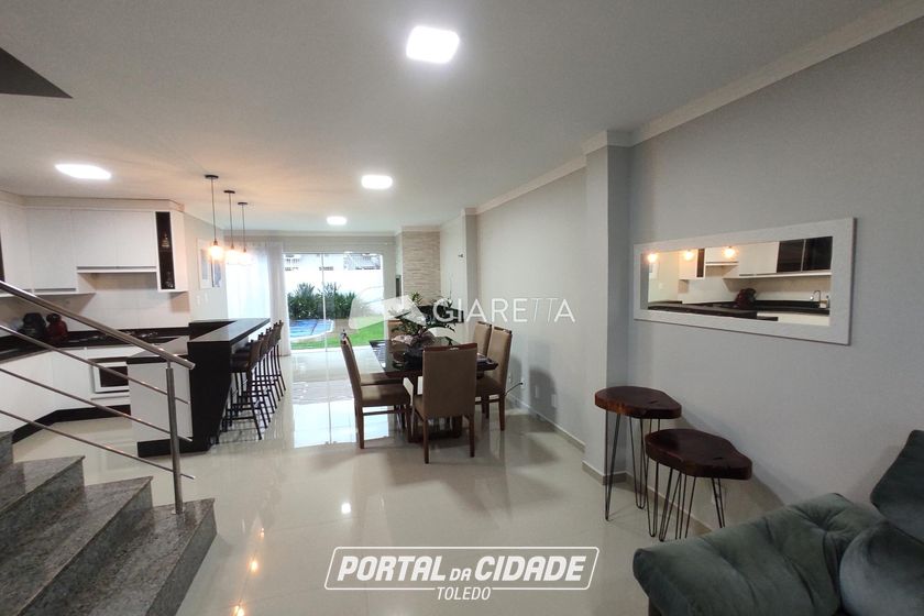 Sobrado &agrave; venda - 131m&sup2; - JARDIM PANCERA