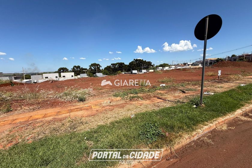 Terreno &agrave; venda - 250m&sup2; - JARDIM PANORAMA
