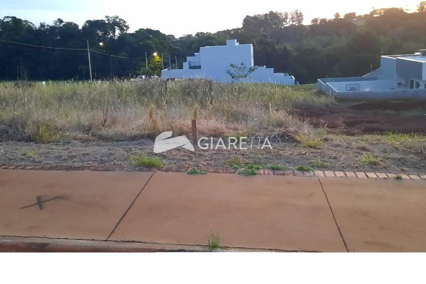 Terreno &agrave; venda - 360m&sup2; - VILA BECKER