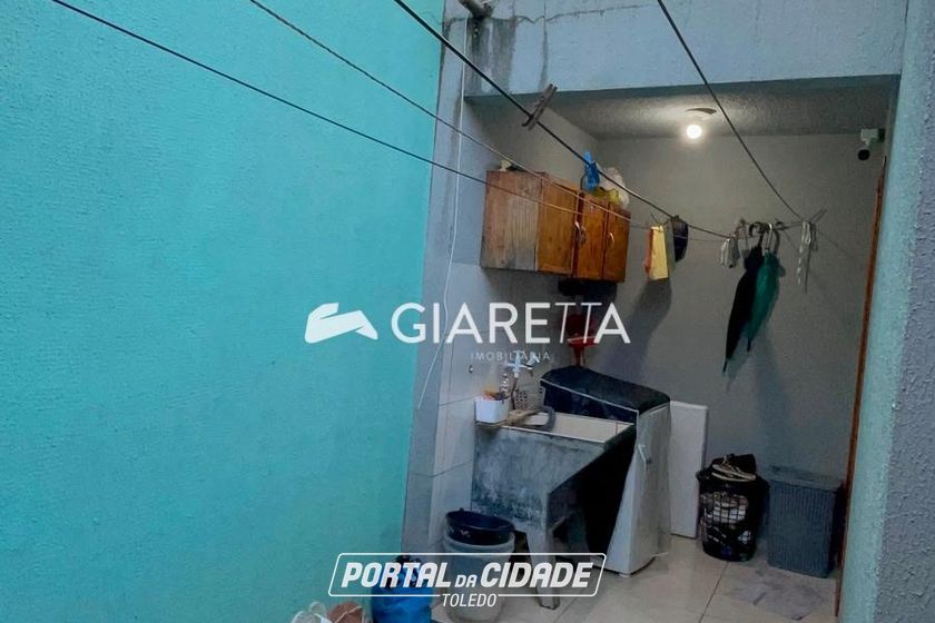 Casa &agrave; venda - 48m&sup2; - JARDIM PINHEIRINHO