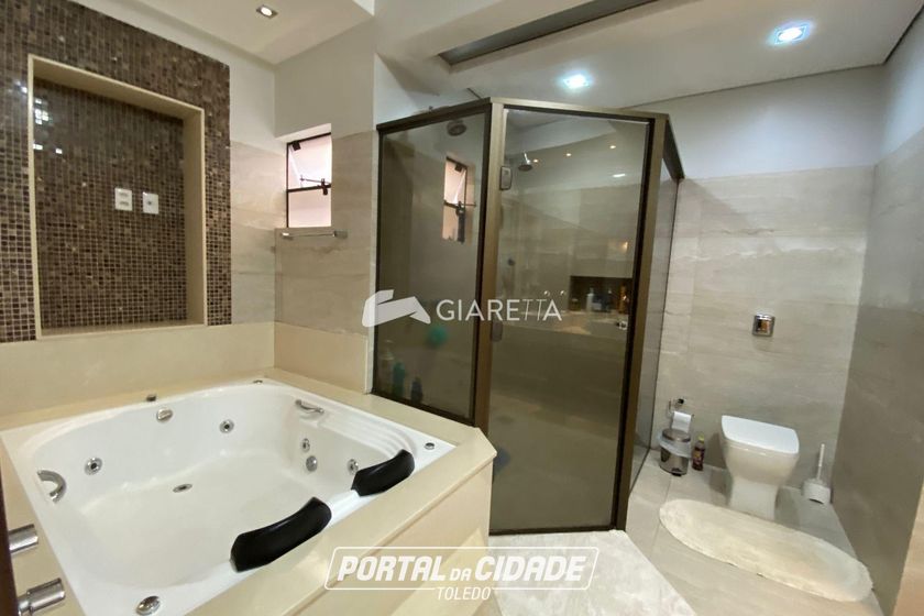 Casa &agrave; venda - 214m&sup2; - CENTRO