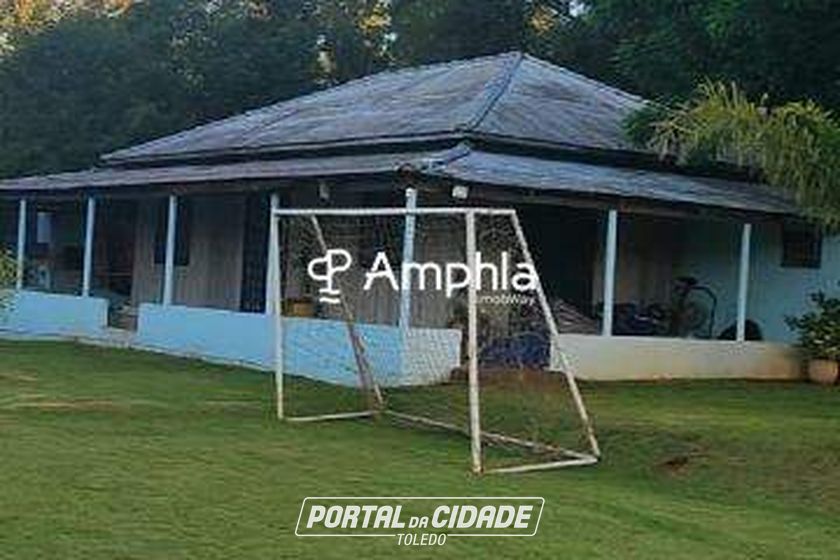 Ch&aacute;cara &agrave; venda - 4000m&sup2; - Centro