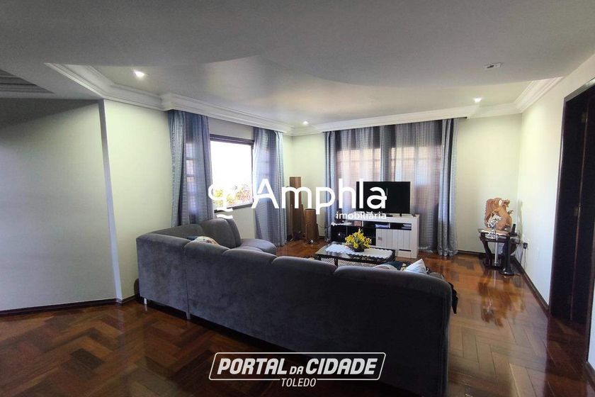 Sobrado &agrave; venda - 345m&sup2; - Recanto Tropical