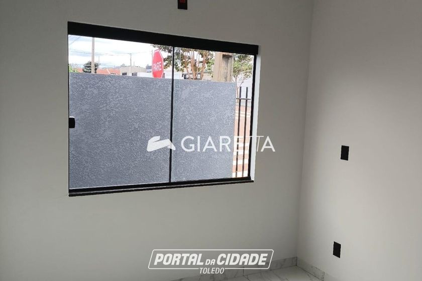 Casa &agrave; venda - 62m&sup2; - JARDIM PINHEIRINHO