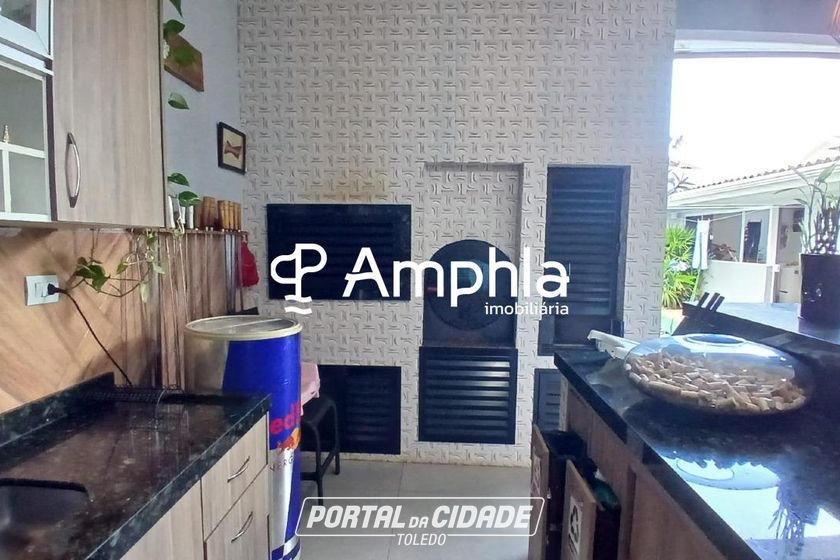 Sobrado &agrave; venda - 250m&sup2; - Recanto Tropical