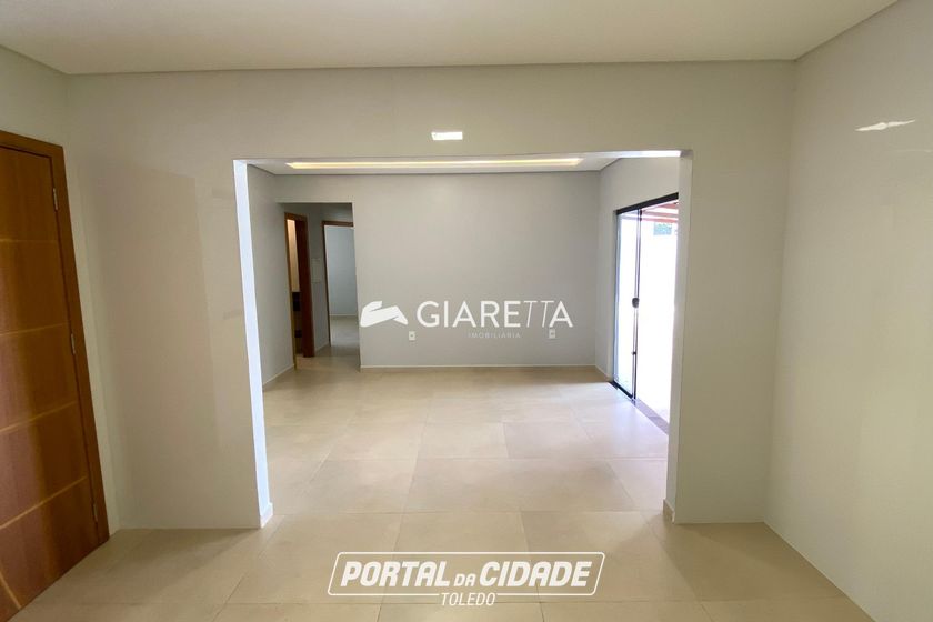 Casa &agrave; venda - 121m&sup2; - JARDIM PANCERA