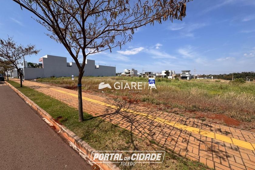 Terreno &agrave; venda - 360m&sup2; - VILA INDUSTRIAL
