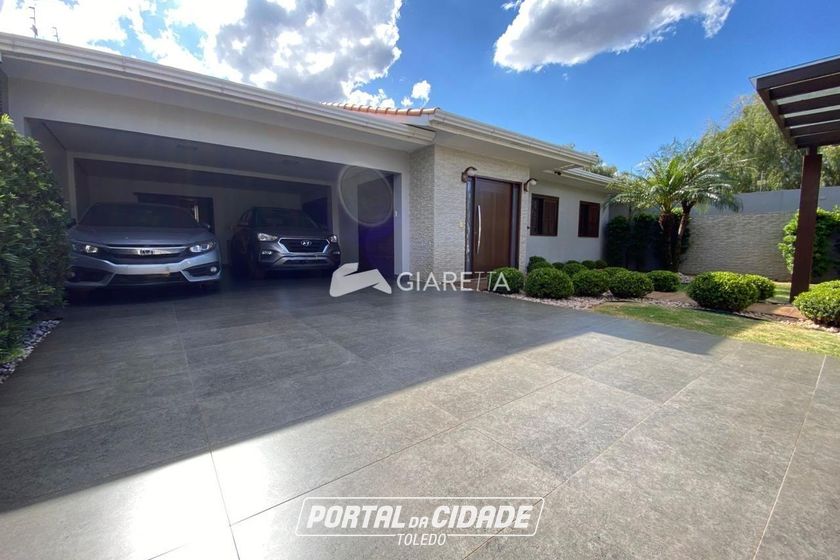 Casa &agrave; venda - 214m&sup2; - CENTRO