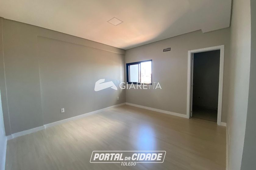Apartamento para alugar - 130m&sup2; - CENTRO