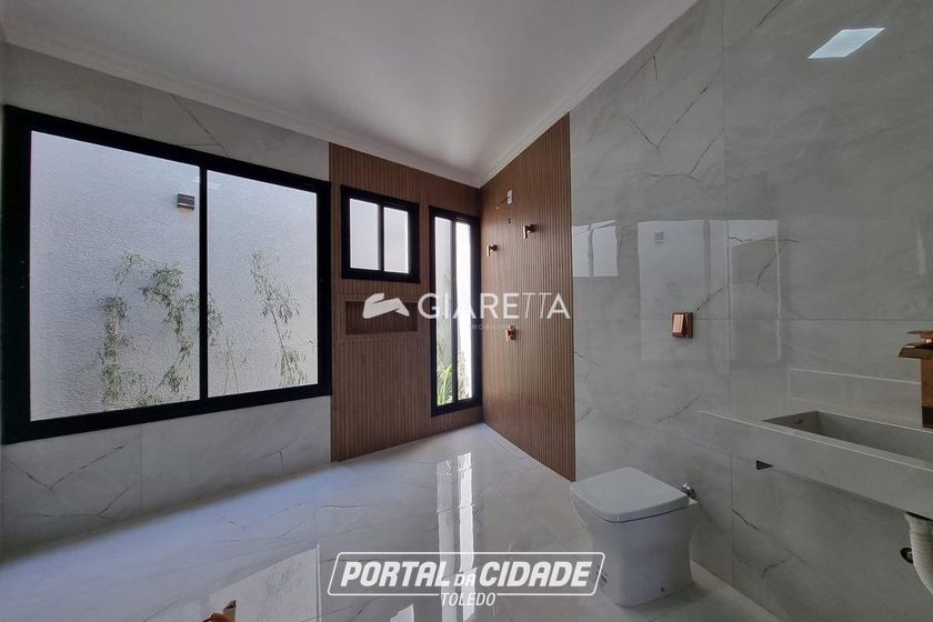 Casa &agrave; venda - 330m&sup2; - VILA INDUSTRIAL