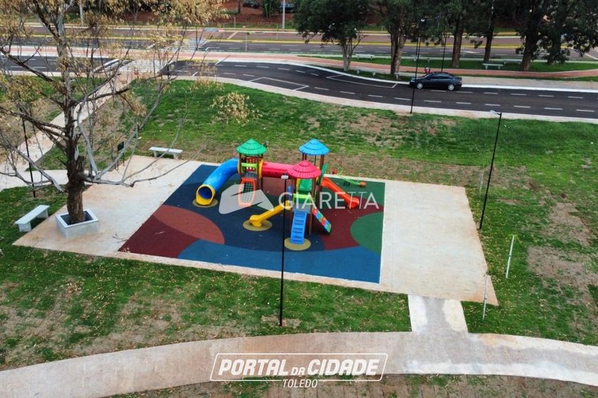 Terreno &agrave; venda - 207m&sup2; - CRISTO REI