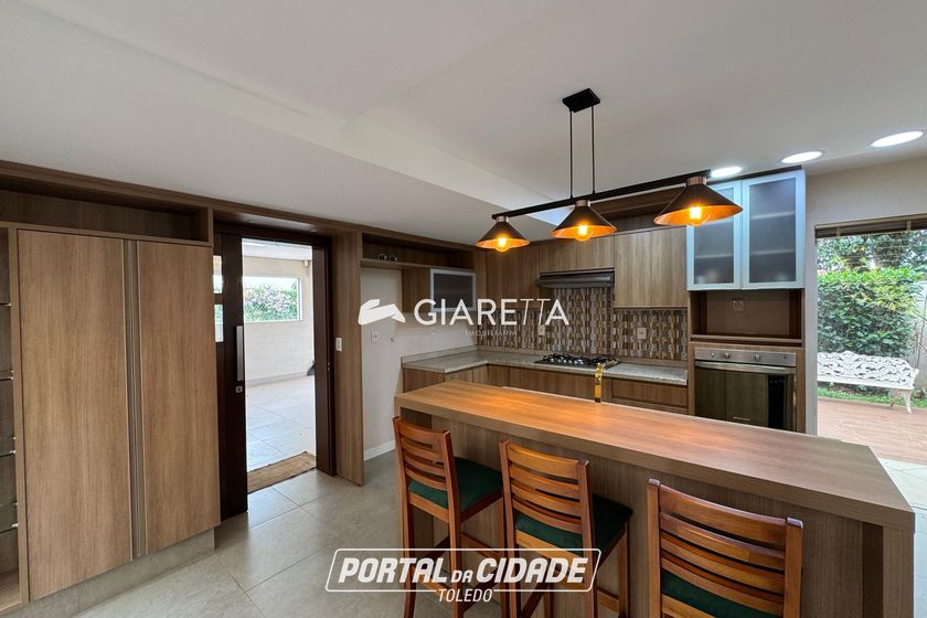 Sobrado para alugar - 322m&sup2; - JARDIM LA SALLE