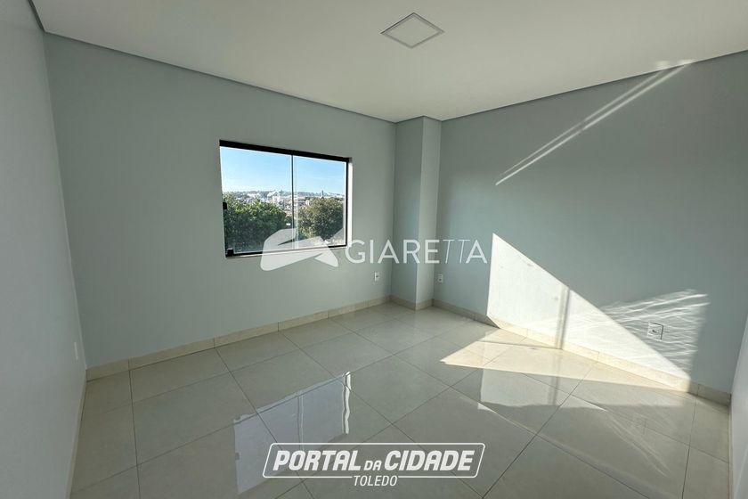 Sobrado para alugar - 115m&sup2; - JARDIM PARIZOTTO