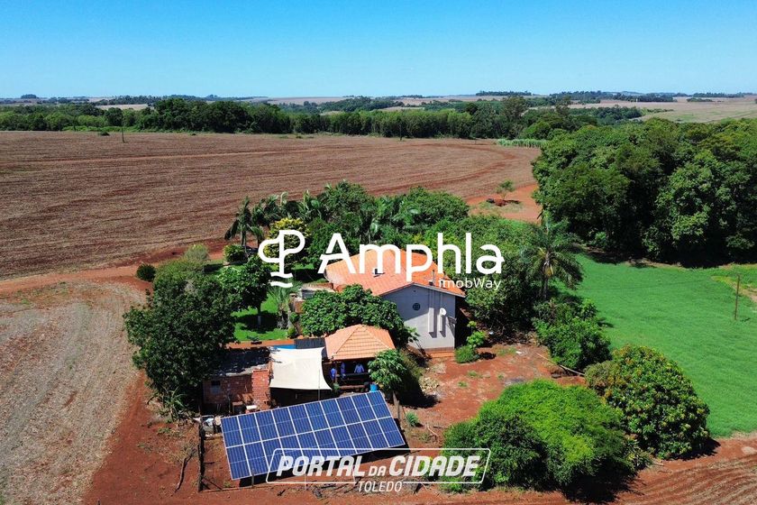 Terreno &agrave; venda - 90m&sup2; - Centro