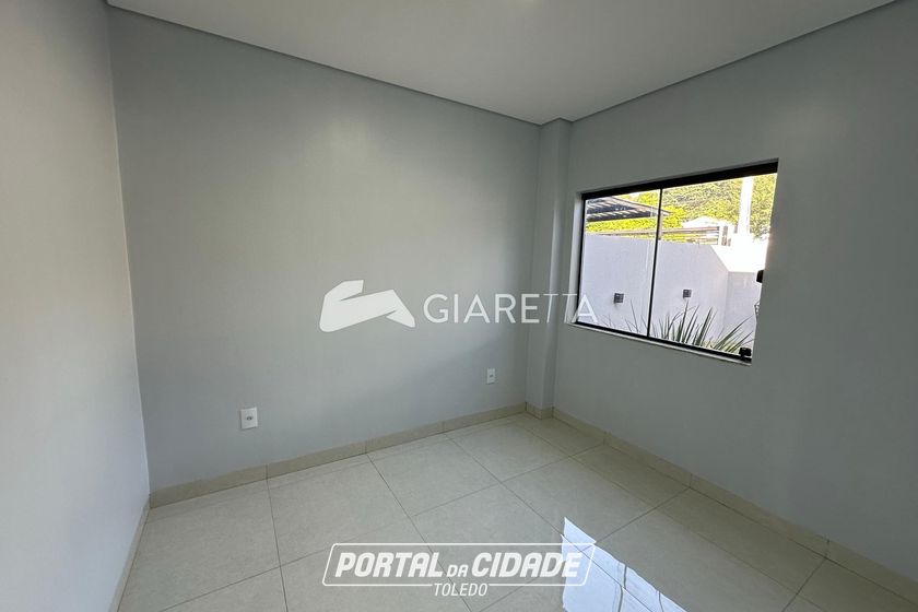 Sobrado para alugar - 115m&sup2; - JARDIM PARIZOTTO