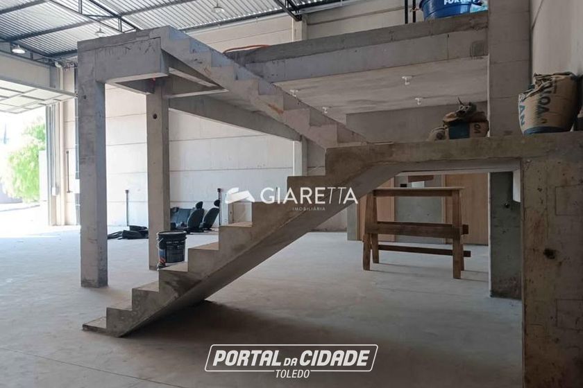Sal&atilde;o Comercial para alugar - 180m&sup2; - VILA OPERARIA
