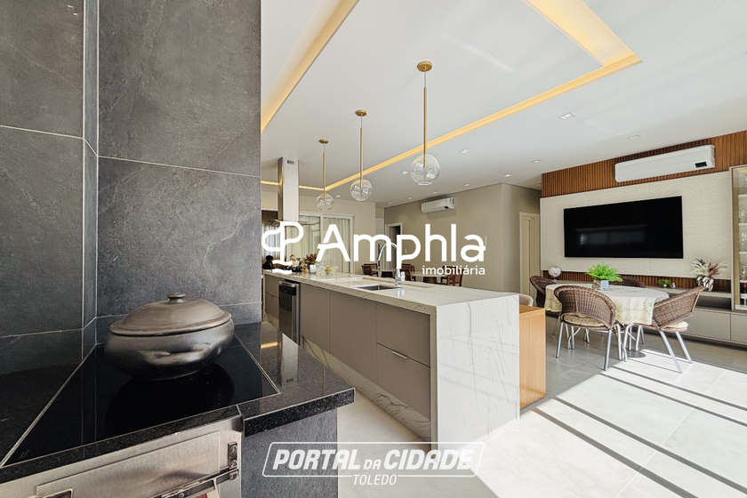 Sobrado &agrave; venda - 348m&sup2; - Maria Luiza