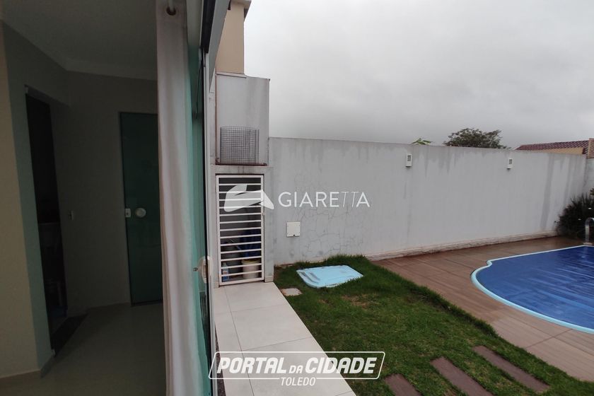 Sobrado &agrave; venda - 131m&sup2; - JARDIM PANCERA