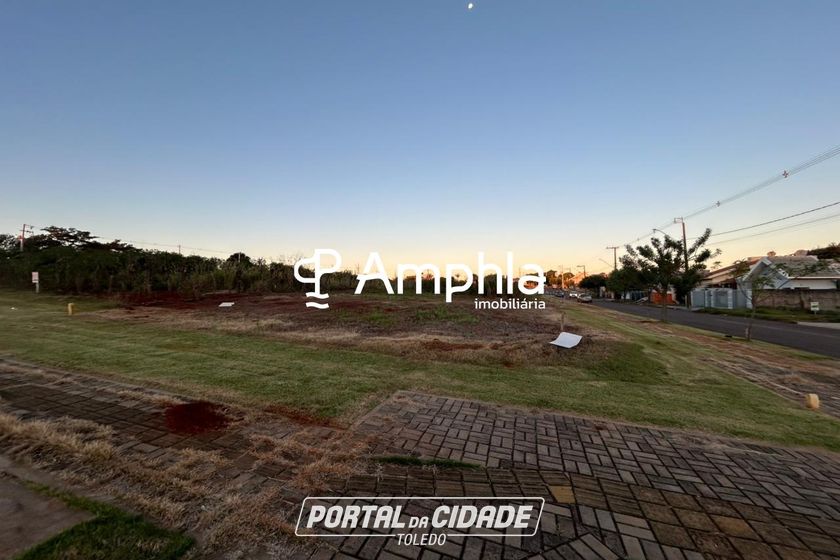 Terreno &agrave; venda - 375m&sup2; - Ana Paula