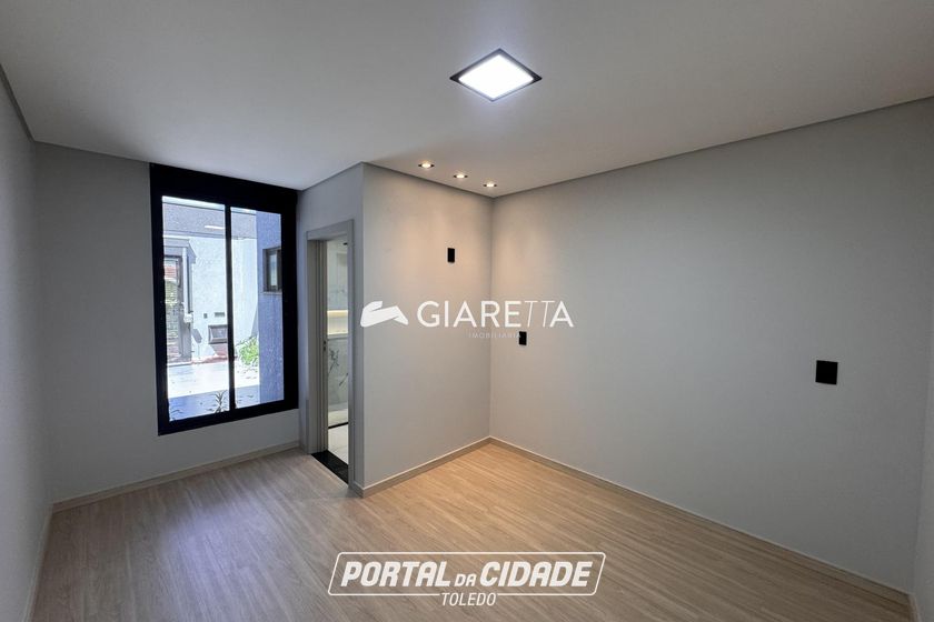 Casa &agrave; venda - 100m&sup2; - JARDIM PARIZOTTO