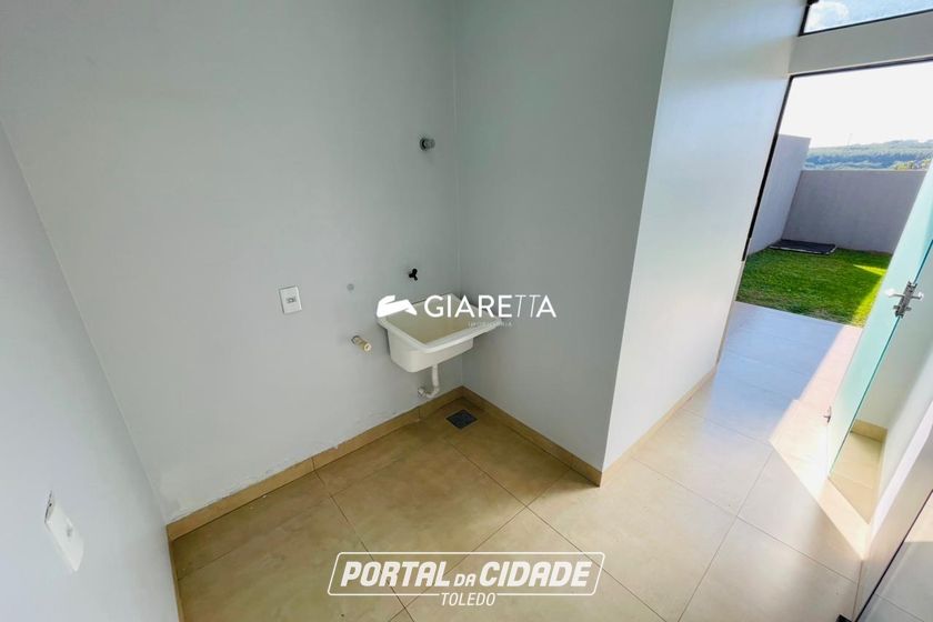 Sobrado para alugar - 115m&sup2; - JARDIM PARIZOTTO