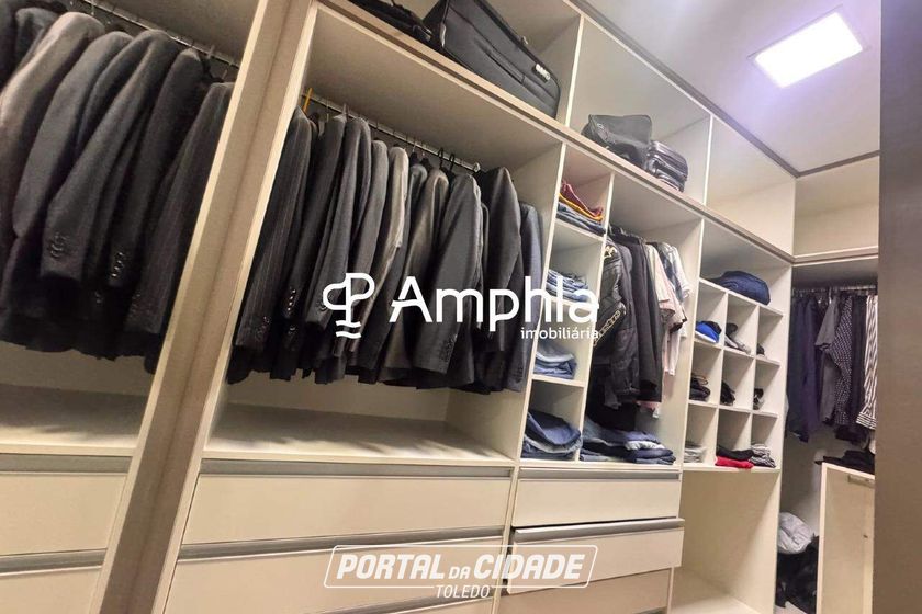 Apartamento &agrave; venda - 250m&sup2; - Centro