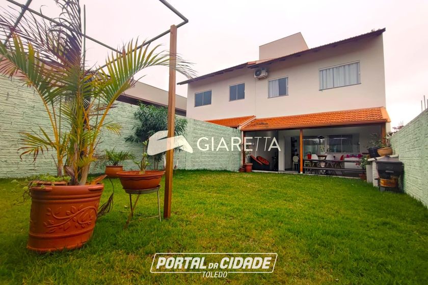 Sobrado &agrave; venda - 129m&sup2; - JARDIM PARIZOTTO
