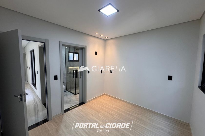 Casa &agrave; venda - 100m&sup2; - JARDIM PARIZOTTO