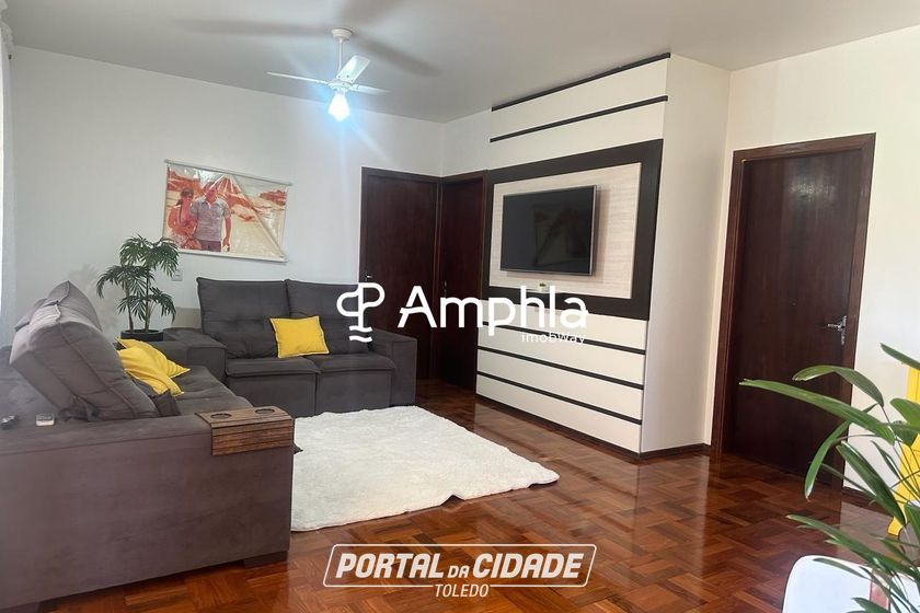 Terreno &agrave; venda - 90m&sup2; - Centro