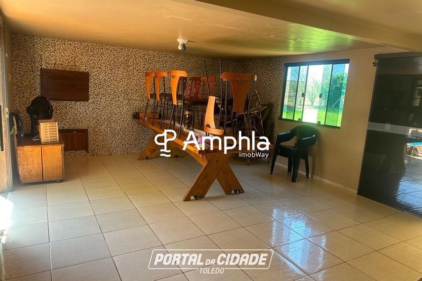 Terreno &agrave; venda - 90m&sup2; - Centro