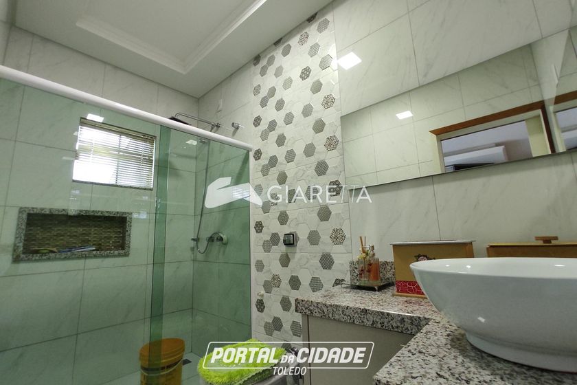 Sobrado &agrave; venda - 225m&sup2; - CENTRO
