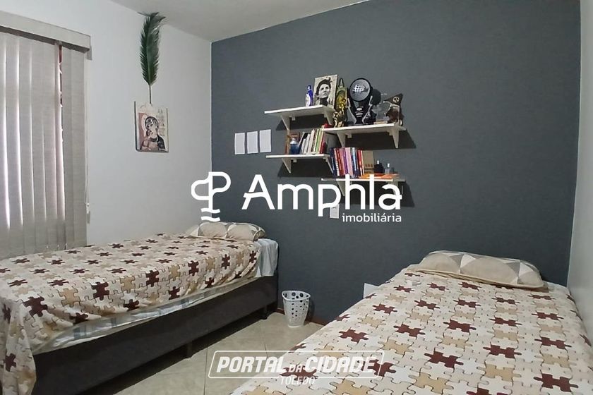 Sobrado &agrave; venda - 250m&sup2; - Recanto Tropical