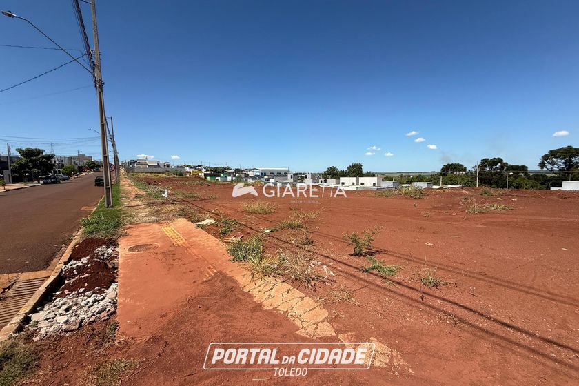 Terreno &agrave; venda - 250m&sup2; - JARDIM PANORAMA