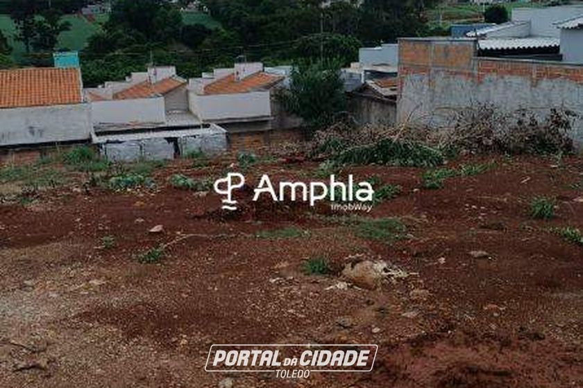 Terreno &agrave; venda - 250m&sup2; - Pinheirinho