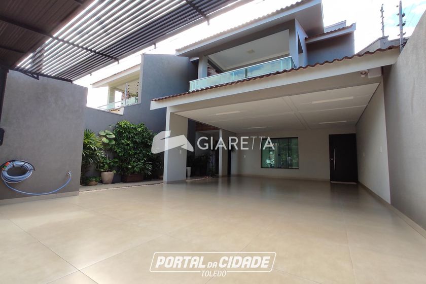 Sobrado &agrave; venda - 225m&sup2; - CENTRO